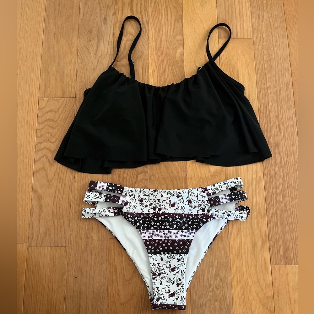 Floral Cut Out Ruffle Womens Bikini Set Size Small